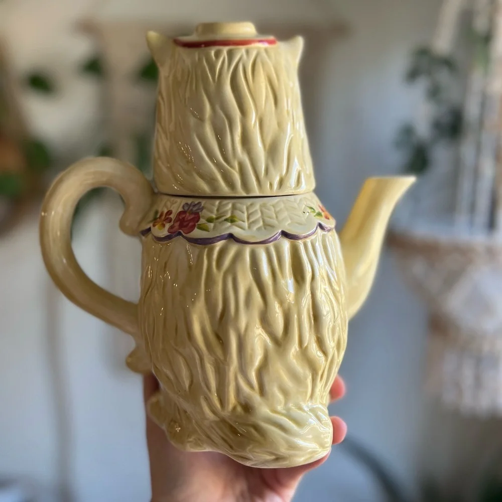 Vintage Puss ’n Boots Cat Teapot – Tea Time Classics by Jomaz – 9” Tall